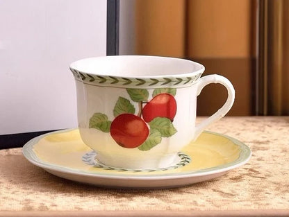 Zestaw ceramicznych talerzy do kuchni w klasycznym stylu francuskim