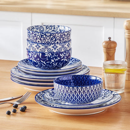 Niebiesko biały serwis porcelanowy do kuchni orientalny