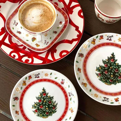Porcelanowa zastawa świąteczna do kuchni biała z czerwonymi detalami