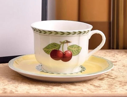 Zestaw ceramicznych talerzy do kuchni w klasycznym stylu francuskim