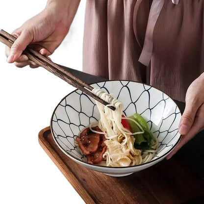 Ceramiczna miska do ramenu 20 cm biało-niebieska w stylu japandi