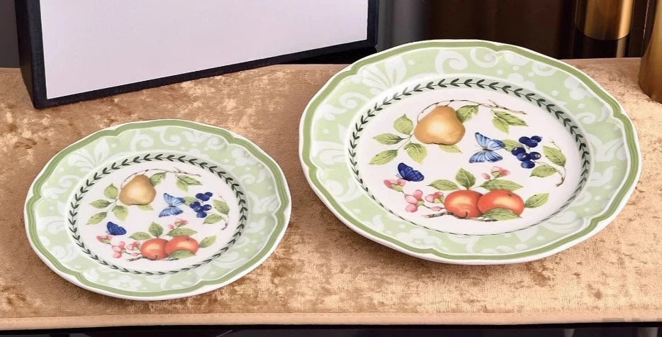 Zestaw ceramicznych talerzy do kuchni w klasycznym stylu francuskim