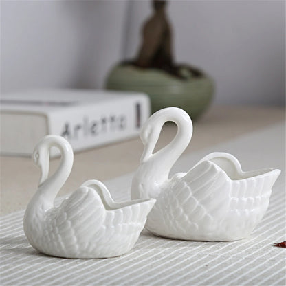 Ceramiczna doniczka łabędź do domu którą postawisz wszędzie