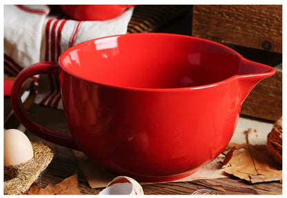 Ceramiczna miska do pieczenia i mieszania z dzióbkiem w czerwieni