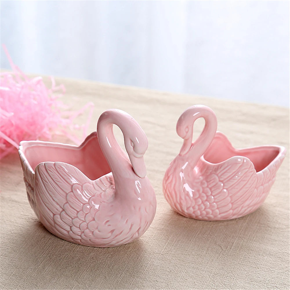 Ceramiczna doniczka łabędź do domu którą postawisz wszędzie