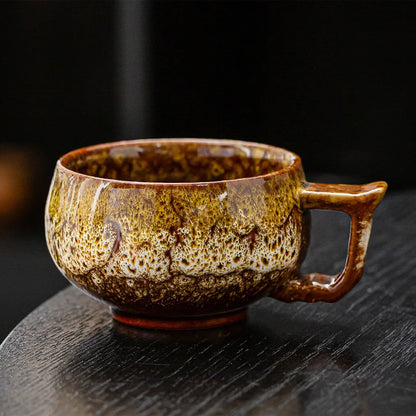 Ceramiczna filiżanka do kawy w rustykalnym stylu czerwona z brązem